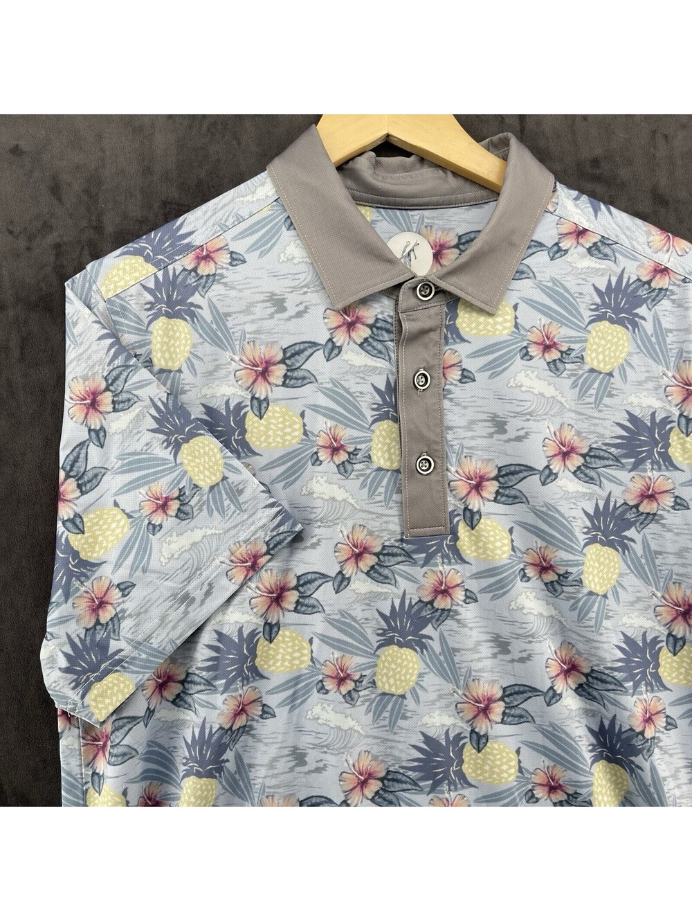 Toes on the Nose Polo Shirt Men’s M Hawaiian Pineapple Floral Stretch Golf